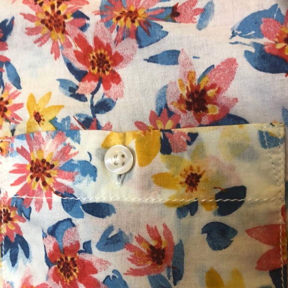 #134 💐NWT Clasic Floral St John’s Bay Button Down💐 - Picture 7 of 17